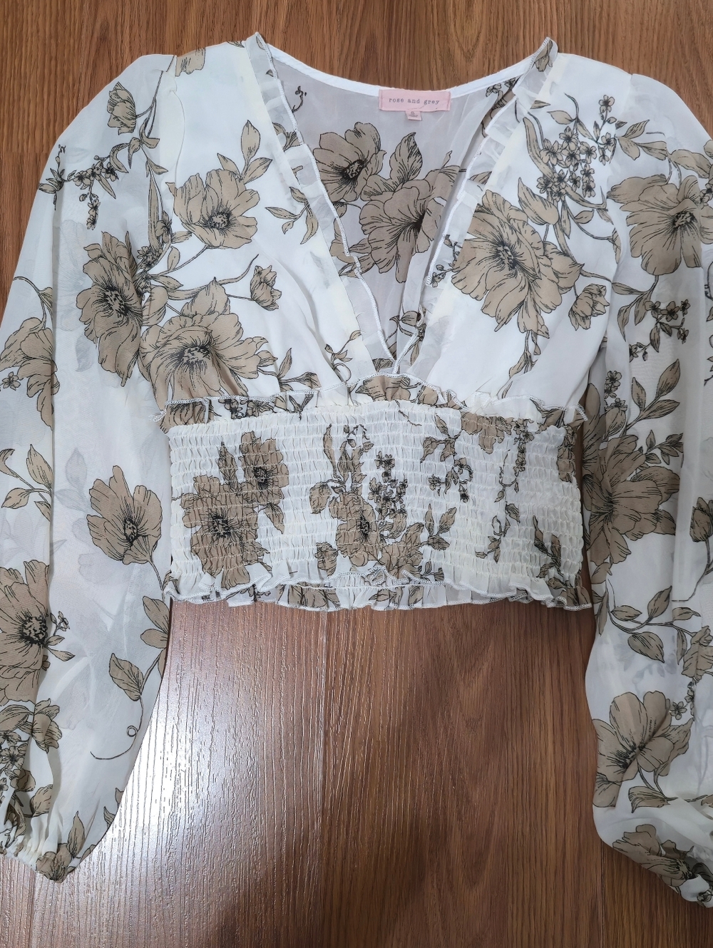 Cropped Floral V-Neck Smocked Blouse - White & Beige